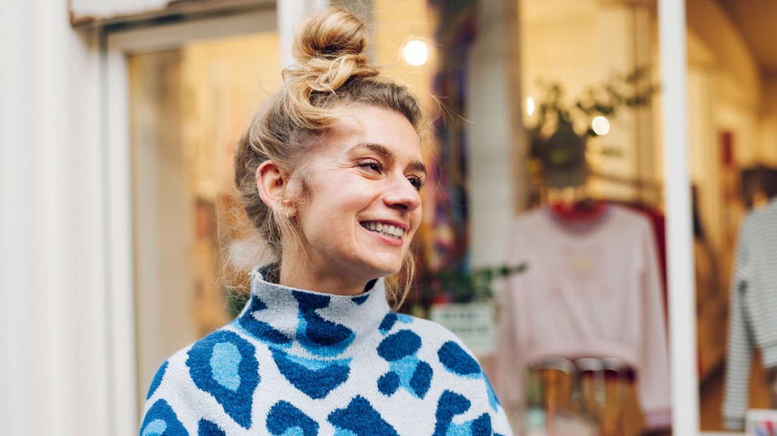 A tervezőgrafikus, Bárdy Anna, különleges könyvborítói sokatmondó üzenetet hordoznak.