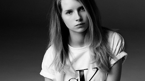 A 16 éves kistestvér lesz a szupermodell trónkövetelője?