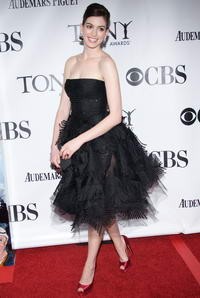 anne-hathaway-200x-d000037F38ded35de37b8.jpg