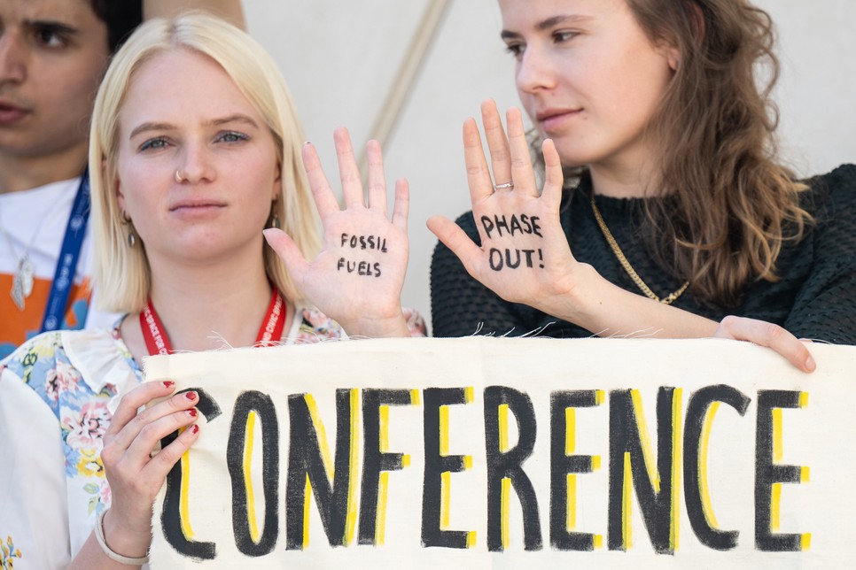 A jövőnk múlik azon, hogy leállunk-e a fosszilis energiahordozók használatával, illetve hogy tudju-e csökkenteni az energiafelhasználásunkat