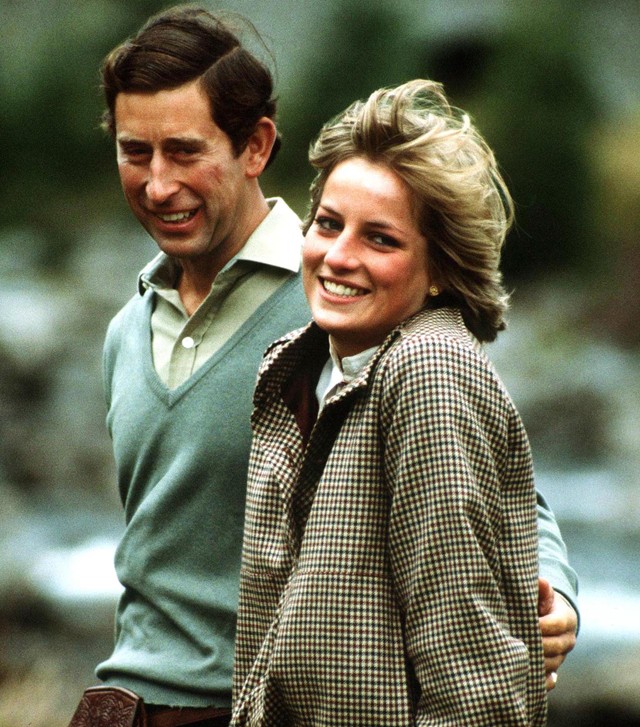 Az megvan, hogy Diana hercegné egyszer összetört egy üveget Károly herceg fején?