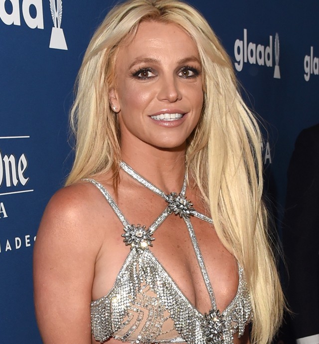 Viszlát ikonikus szőke tincsek! Barna hajszínre váltott Britney Spears