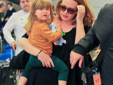 Adele kisfia nagyon cuki kis vörös kópé