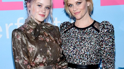 Reese Witherspoon lánya pincérnőként dolgozik egy pizzériában!