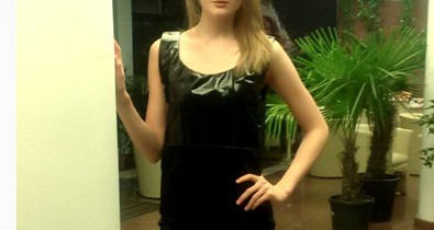 Pénteki parti szettben a modell