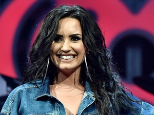 Demi Lovato utálja a vastag combját, de most megmutatta