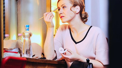 Először leshetsz be a színésznő öltözőjébe