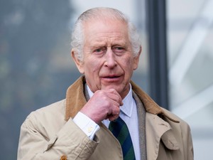 Már a telefont sem veszi fel fiának az uralkodó: végre kiderült, miért nem áll szóba Károly király Harry herceggel