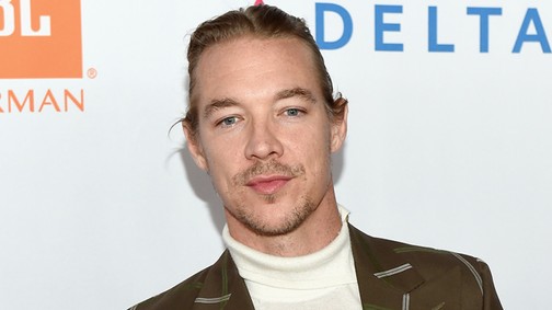Diplo tíz körömmel kapaszkodik a stílusexpresszen