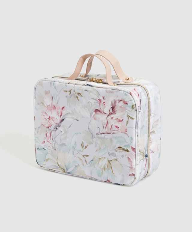 Neszesszer OYSHO 6995 Ft