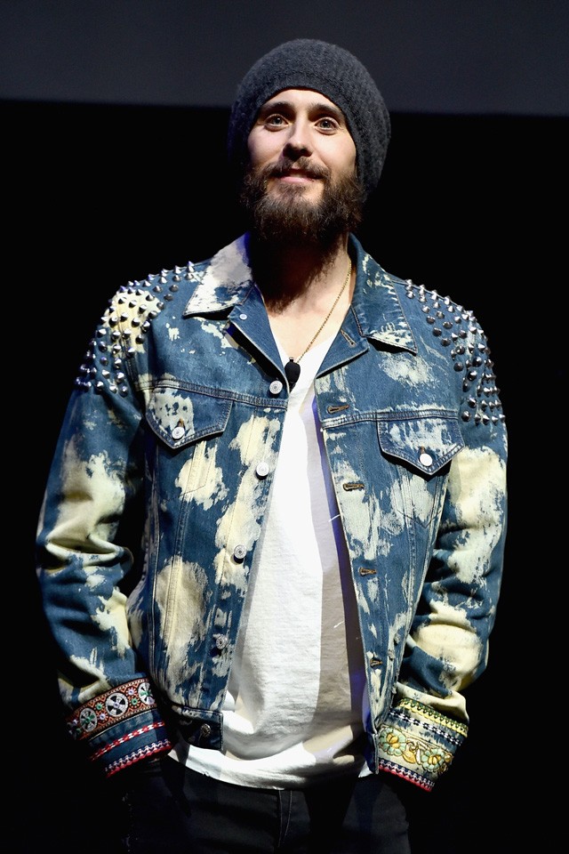 Ki ez a titokzatos lány Jared Leto mellett?