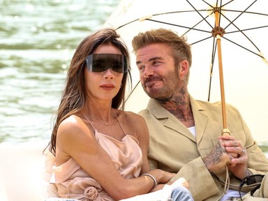 Elolvadunk David Beckham videójától, amivel az 50 éves Victoria Beckhamet köszöntötte fel