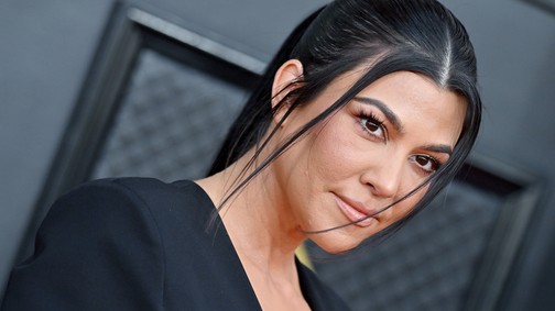 Kourtney Kardashian babát vár, és elképesztően vagányan jelentette be