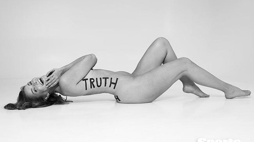 A meztelen testükkel üzennek, de óriási lett a felháborodás belőle