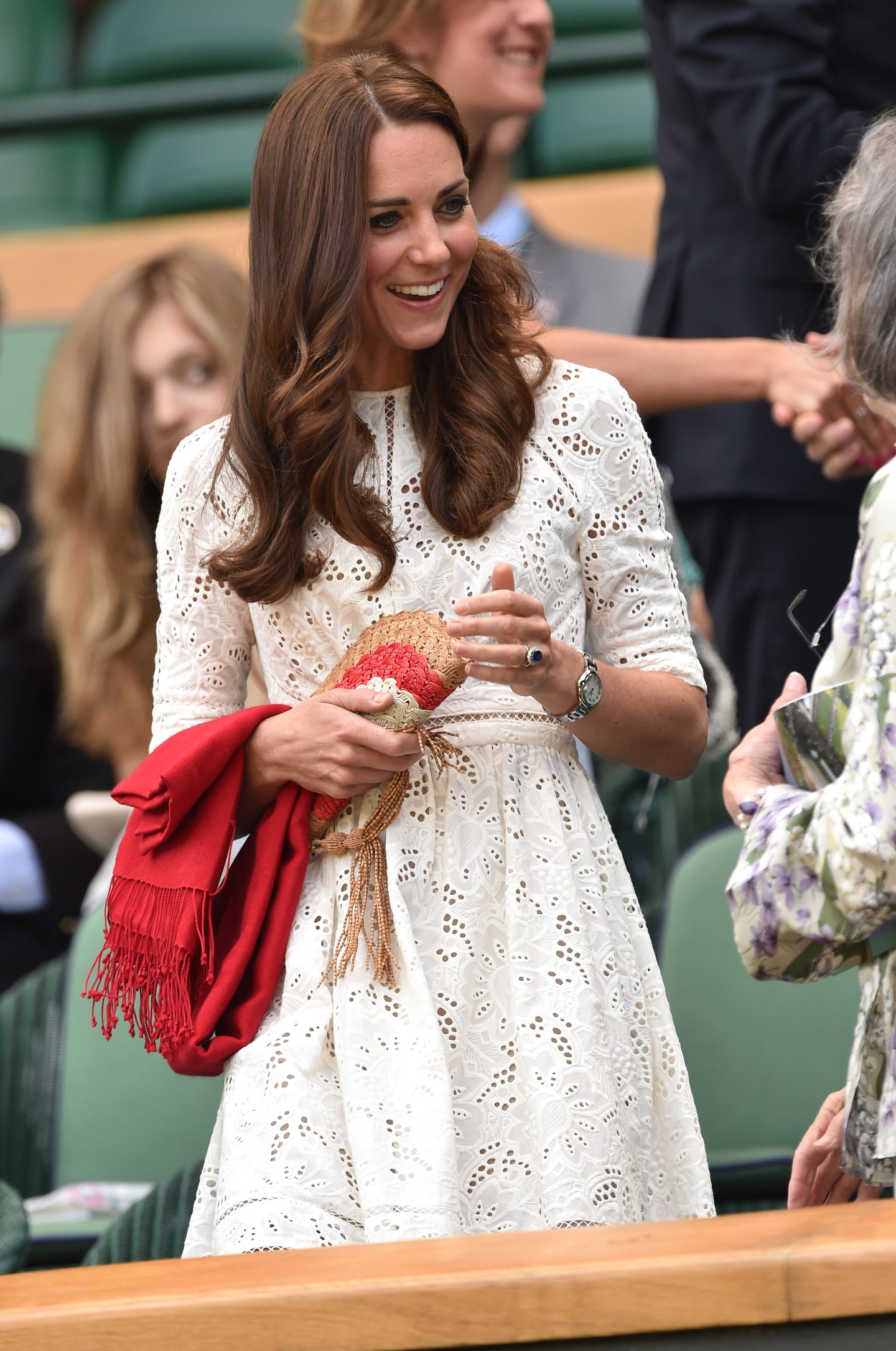 2014 - Katalin 2013-ban nem tudott megjelenni Wimbledonban, mivel várandós volt György herceggel. A következő évben klasszikus nyári stílusban tért vissza, egy csipkés Zimmermann ruhában, amelyet korábban egy ausztráliai és új-zélandi körúton is viselt már. Külön figyelmet érdemel izgalmas Anya Hindmarch legyező táskája.