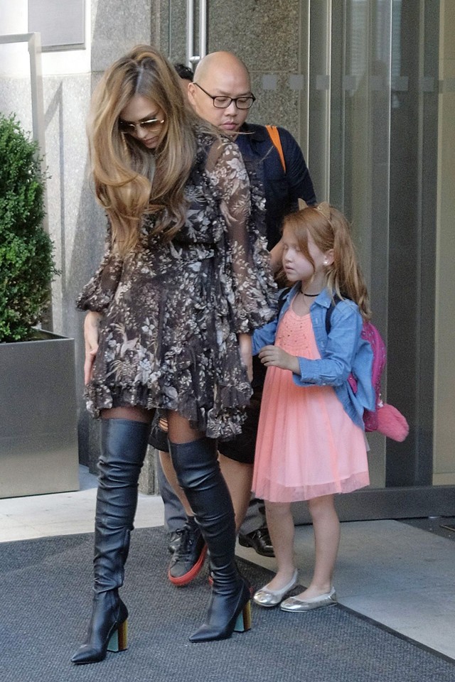 Jessica Alba terhes has