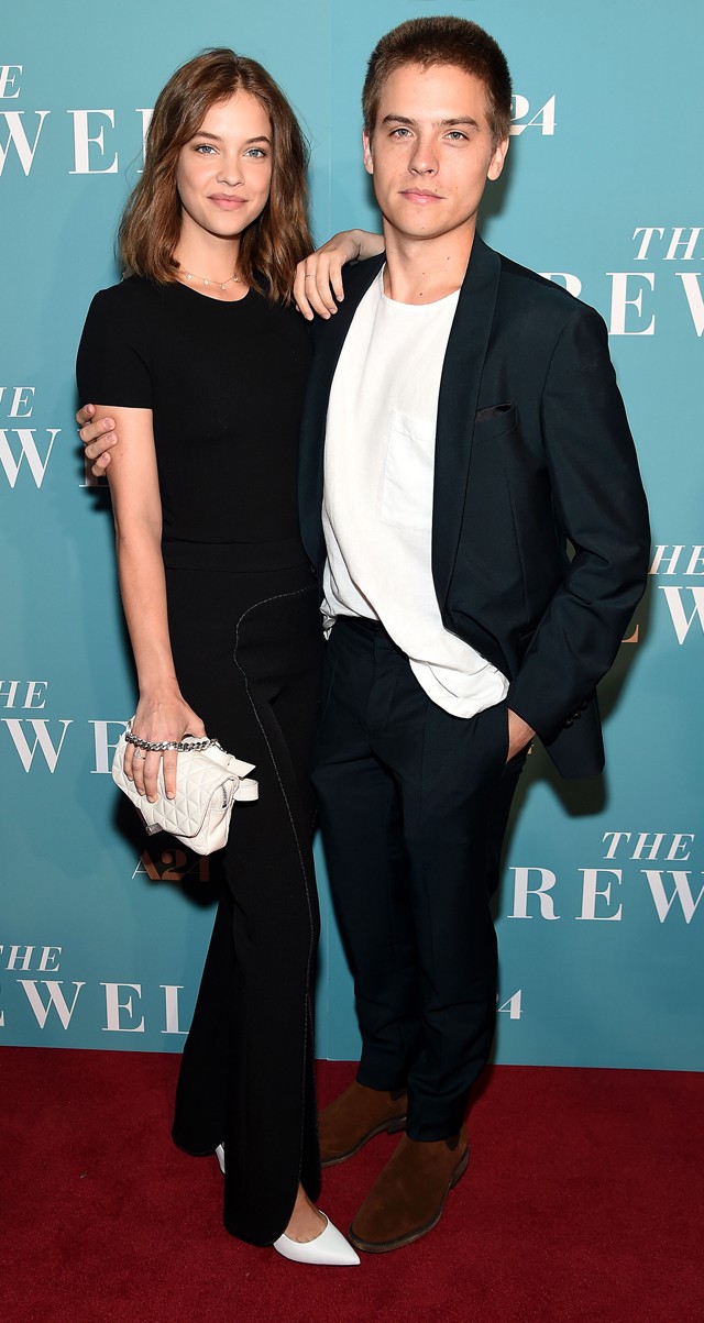 Palvin Barbi a legegyszerűbb szettben is ragyog a vörös szőnyegen Dylan mellett