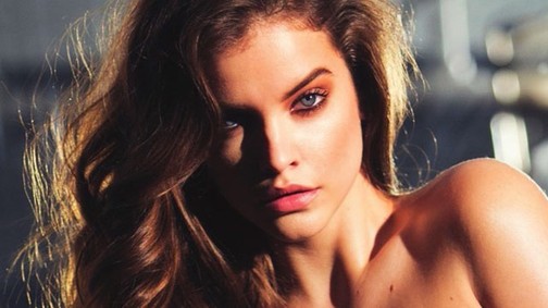 Kapaszkodjatok meg!!! Palvin Barbi egy újabb férfimagazinban vetkőzött, de még hogy!