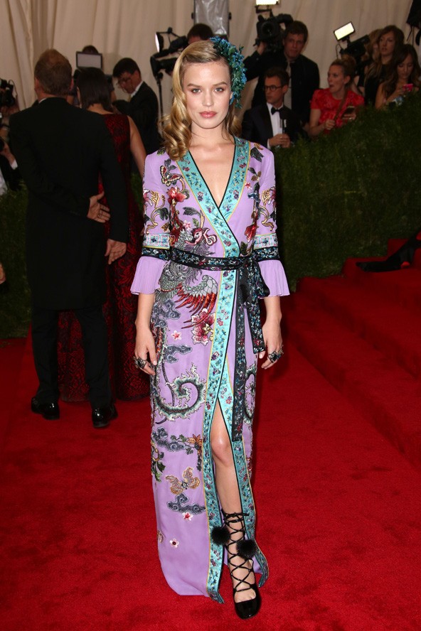 Georgia May Jagger személyre szabott Gucci ruhában.