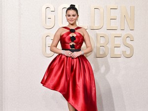 Dobj el mindent! Selena Gomez frufrut vágatott, úgy néz ki, mint Alex Russo