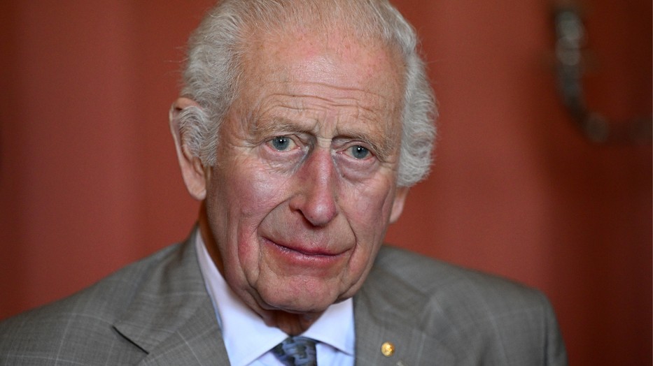 Károly király részéről tudatos döntés volt, hogy nem árulja el, a rák milyen fajtájával küzd