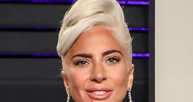 Imádjuk Lady Gagát, de ez a szett szörnyen előnytelen