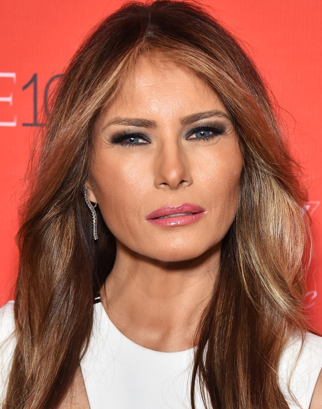 Mi a fene történik Melania Trump hajszínével?
