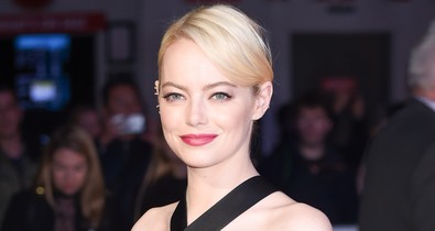 Hogy lehet, hogy Emma Stone egy ilyen fura ruhában is tökéletes?