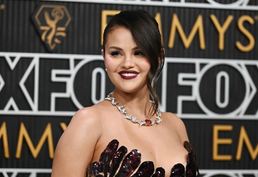 10 elképesztően gyönyörű ruha a sorozatok Oscar-gálájáról - felkészültél?