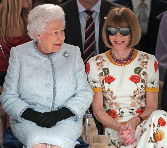 Anna Wintour és II. Erzsébet királynő