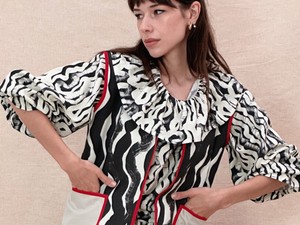 Vidám csíkok, misztikus formák a magyar Printa divatmárka új kollekciójában