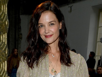 Katie Holmes őszi kabátját valószínűleg sok emberen fogod látni az utcán