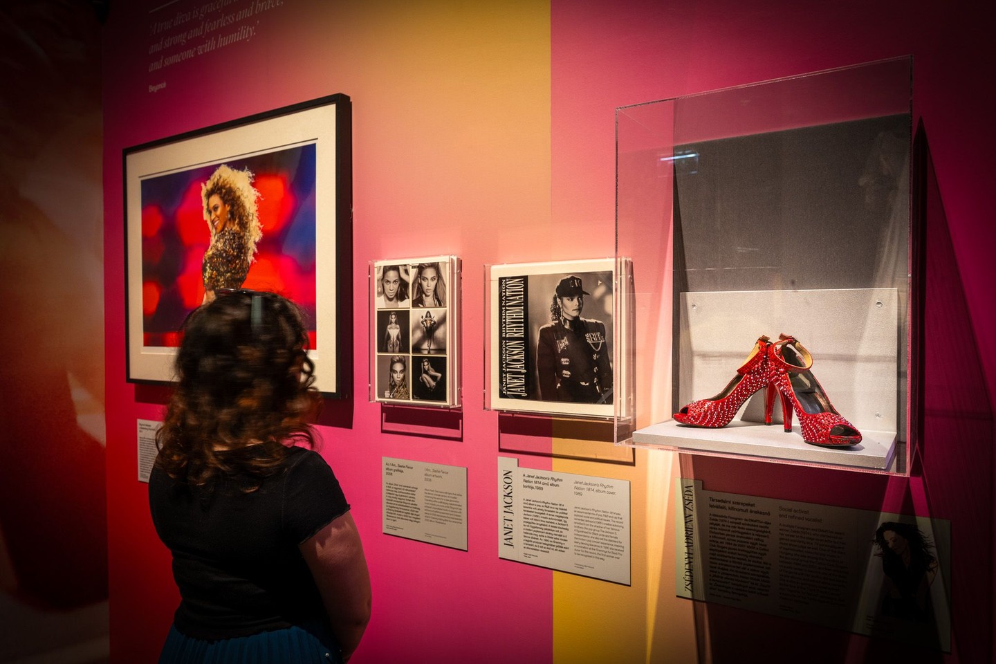 Zséda színpadi megjelenése