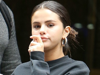 Selena Gomez felvette magára ezt az ócska tréninget és máris trendet indított el