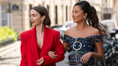 Az Emily Párizsban legújabb évada pikánsabb, mint gondolnád, csak úgy hemzseg a káprázatosan szép fehérneműktől