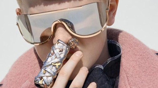 Bátor? Felháborító? Női ruhákba öltöztette 11 éves kisfiát