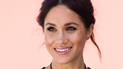 Szemeteszsákhoz hasonlították Meghan Markle ruháját, megszólalt a dizájner