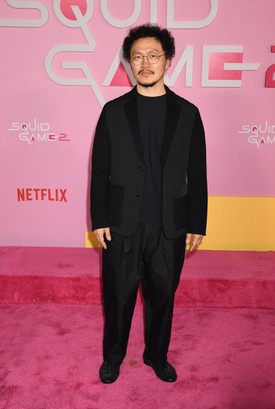 Yang Dong-geun Yong-siket, a 007-es játékost alakítja, aki rádöbben, hogy nem csak ő vesz részt a játékokban, hanem az édesanyja is.