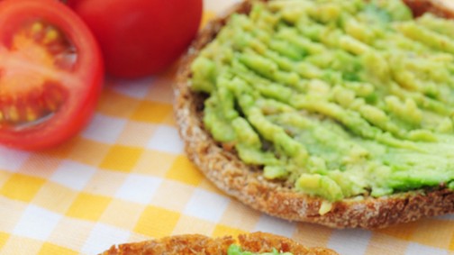 Bruschetta csicseriborsó- és avokádópürével