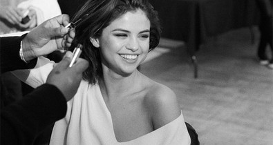 Miért kellett szétretusálni Selena Gomez amúgy gyönyörű kampányát?