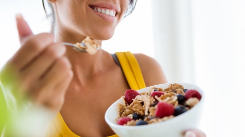 Az alakodat is befolyásolhatja, hogyan rágod meg az ételeket