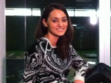 Boggie kedvenc csizmájában