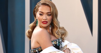 Rita Ora meztelenruhában hódított a vörös szőnyegen