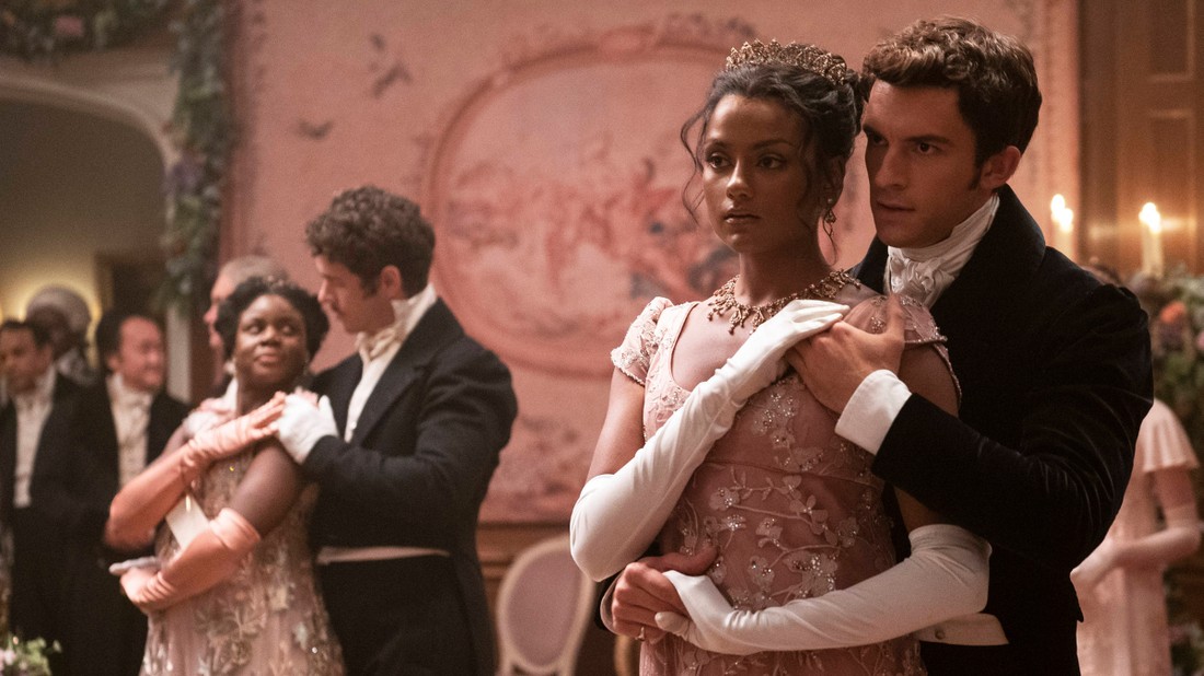 Tény, hogy mindannyian imádjuk a Bridgertonhoz hasonló, slow burn-típusú sorozatokat, de vajon mi ennek az oka?