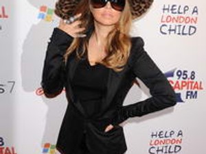 Sophia Lorennek öltözve