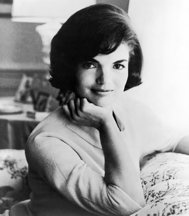 Íme Jackie Kennedy álomszép ruhája, amiben lánya és unokája is tündökölt