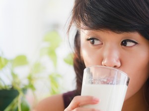 Ezért ne igyál soha tejet éhgyomorra