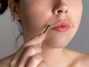 A legrosszabb dolog, amit tehetsz, ha leborotválod a bajszod és az arcodról a pihéket