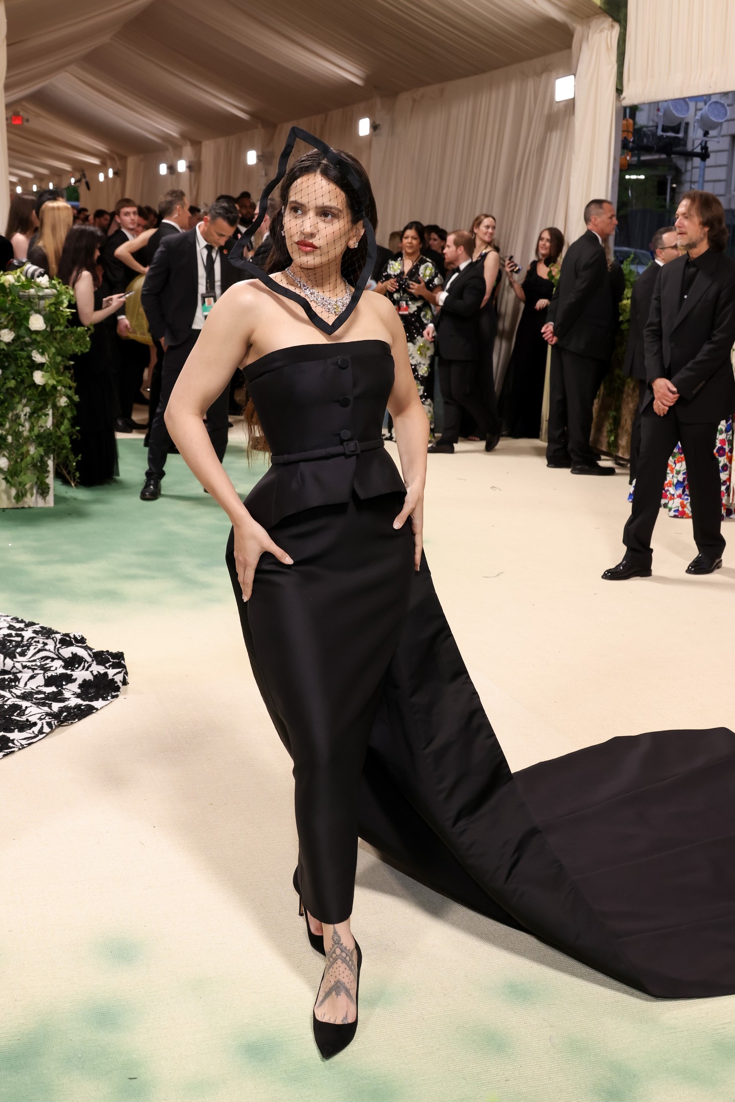 Rosalia a 2024-es Met-gálán.