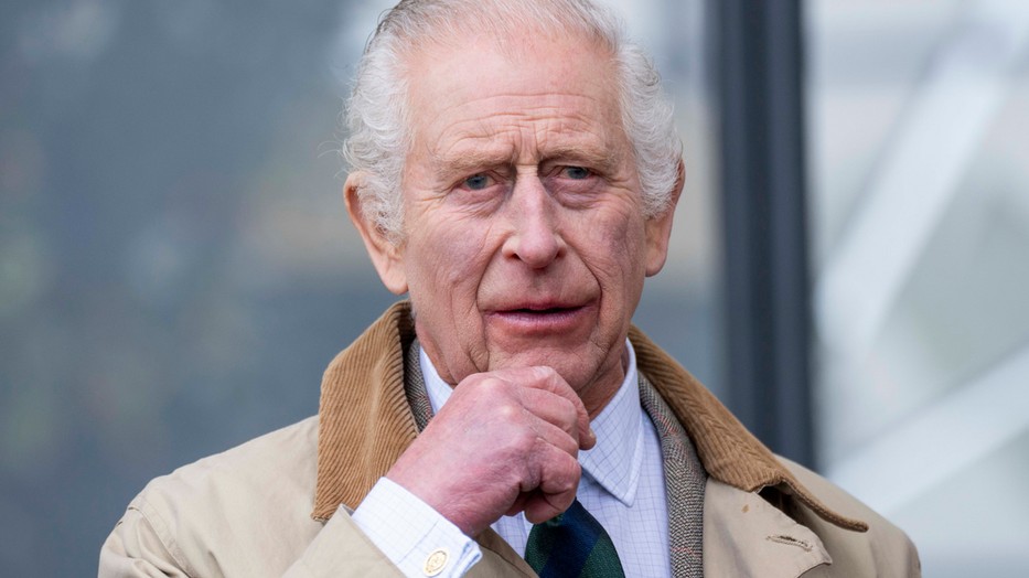 Vajon mit szól ehhez Károly király?